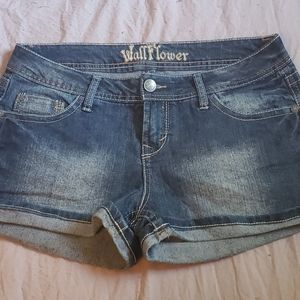 Wallflower Cuffed Shorts
